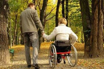 Neamț: din ianuarie 2018, mai mulți bani pentru persoanele cu dizabilități