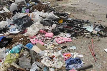 Foarte multe sesizări legate de depozitarea de deșeuri pe domeniul public, la Roman