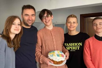 Sărbători de Paști speciale pentru prefectul de Neamț Adrian Niță în mijlocul refugiaților din Ucraina