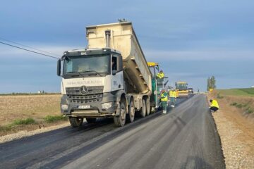 Ionel Arsene: „Fapte, nu vorbe! Se toarnă asfalt pe DJ 157, segmentul Făurei – Climești”