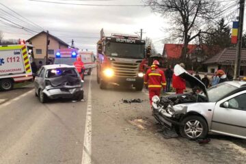Accident rutier mortal, în această seară, în Neamț: două autoturisme implicate, în care erau șapte persoane. Patru persoane au fost duse la spital
