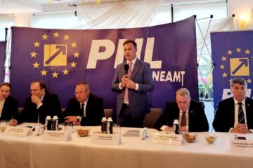 George Lazăr, președinte PNL Neamț: „Liberalii din Neamț s-au întâlnit într-o ședință de Consiliu Director Județean, la care a fost prezent premierul României, președintele PNL, Nicolae Ciucă”