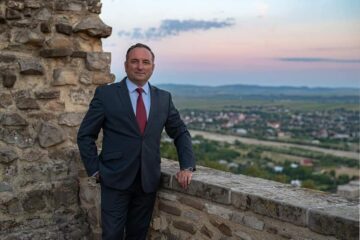 Daniel Harpa, președintele PSD Neamț: „Suntem binecuvântați că trăim pe aceste meleaguri, unde istoria și cultura, spiritualitatea și natura se împletesc armonios”