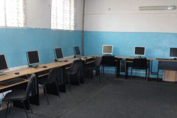 Table școlare interactive cu suport, sisteme informatice desktop sau laptop, sisteme de sunet, camere videoconferință, routere wifi pentru dotarea școlilor din Ion Creangă