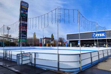 Distracție pe gheață în parcarea Centrului Comercial Roman Value Centre – în curând se va inaugura patinoarul. Vezi prețurile și programul