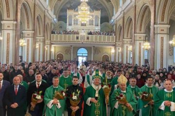 Daniel Harpa, președintele PSD Neamț: „O experiență deosebită, împreună cu comunitatea romano-catolică din Săbăoani, cu prilejul sfințirii orgii istorice din Biserica „Sfântul Mihail”