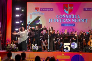 Festivalul Internațional „Vacanțe Muzicale” – Ediția Jubiliară 50 – o atmosferă grandioasă, un public numeros și emoționat Festivalul Internațional „Vacanțe Muzicale” – Ediția Jubiliară 50 – o atmosferă grandioasă, un public numeros și emoționat