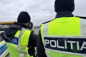 Depistat în flagrant de polițiștii din Săbăoani în timp ce tracta cu un tractor neînmatriculat o căruță, în localitatea Gherăești Depistat în flagrant de polițiștii din Săbăoani în timp ce tracta cu un tractor neînmatriculat o căruță, în localitatea Gherăești