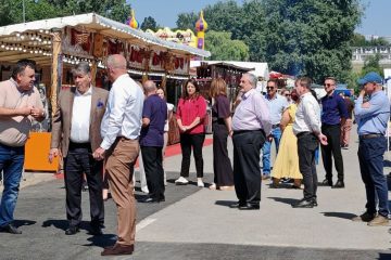 Bâlciul Anual de la Roman și-a deschis oficial porțile Bâlciul Anual de la Roman și-a deschis oficial porțile