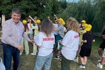 „Școală de Vară” organizată de Parohia „Sfântul Dimitrie” din Roman „Școală de Vară” organizată de Parohia „Sfântul Dimitrie” din Roman