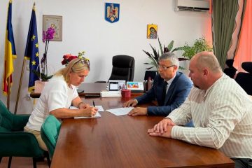 Mihaela Isciuc, vicepreședinte CJ Neamț: „Căutăm soluții și sper să găsim împreună cea mai bună variantă pentru copiii și oamenii din Vulpășești” Mihaela Isciuc, vicepreședinte CJ Neamț: „Căutăm soluții și sper să găsim împreună cea mai bună variantă pentru copiii și oamenii din Vulpășești”