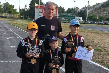 Performanță pe circuit: Nicholas Ștefănescu bifează un nou loc pe podium în Campionatul Național de Karting „Micul Pilot” – etapa a IV-a