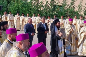 A fost sfințit noul sediu administrativ al Protopopiatului Roman