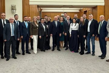 Deputat Neacșu Andreea-Firuța: „PNL intră în opoziție cu fruntea sus și cu determinarea de a apăra interesele românilor!” Deputat Neacșu Andreea-Firuța: „PNL intră în opoziție cu fruntea sus și cu determinarea de a apăra interesele românilor!”