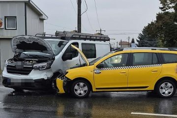 Eveniment rutier în municipiul Roman, pe str. Ștefan cel Mare