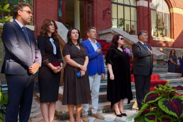Laurențiu Leoreanu: „Ziua Educației – recunoștință oamenilor care luminează minți și construiesc viitorul”